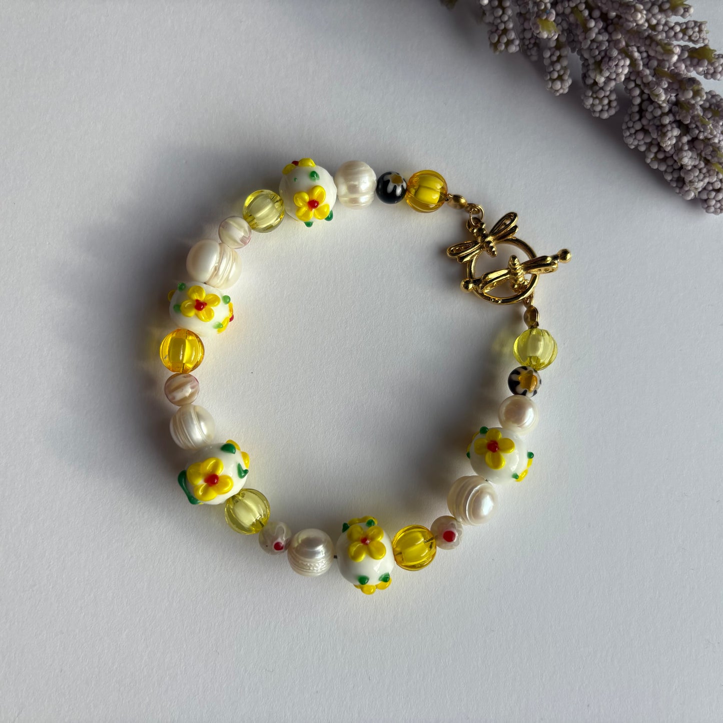 The sunshine bracelet - Yellow flower pearl beaded bracelet