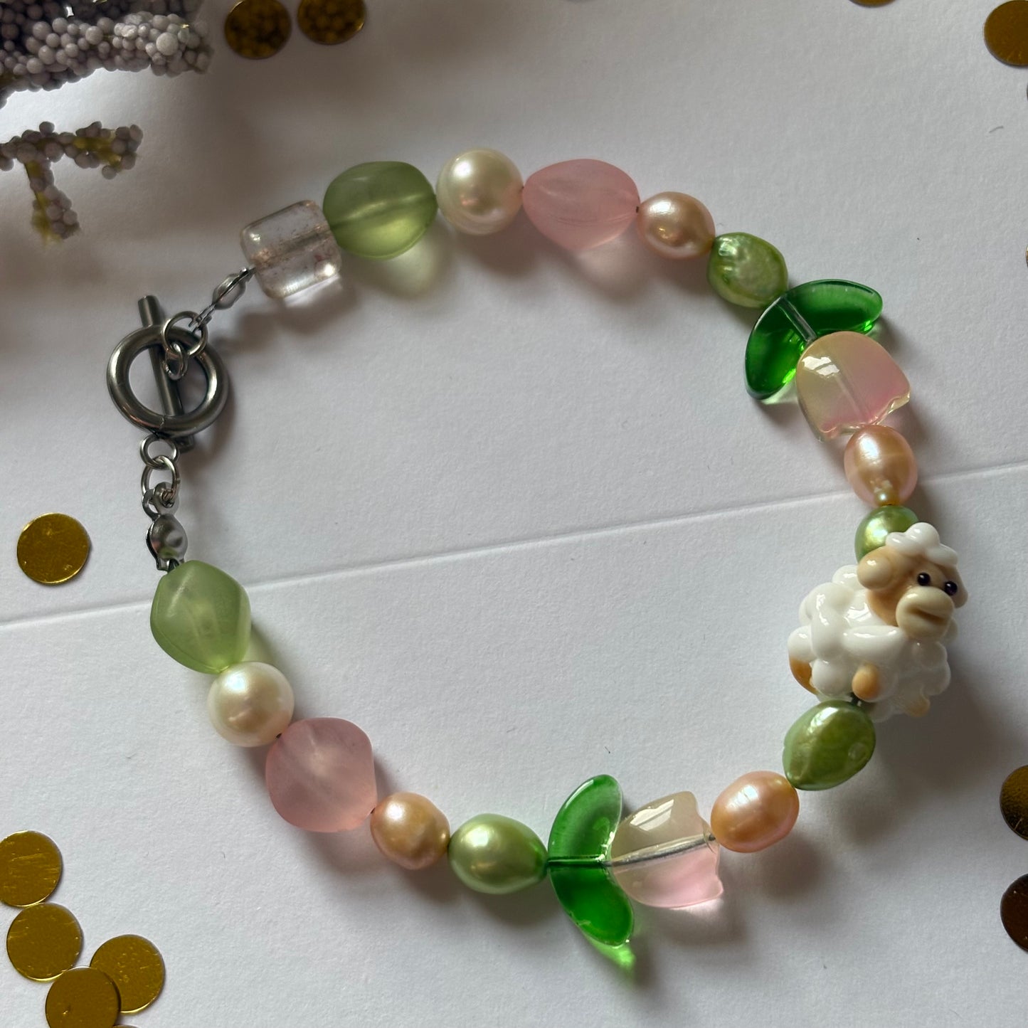Handmade sheep spring green and pink pearl beaded hypoallergenic bracelet
