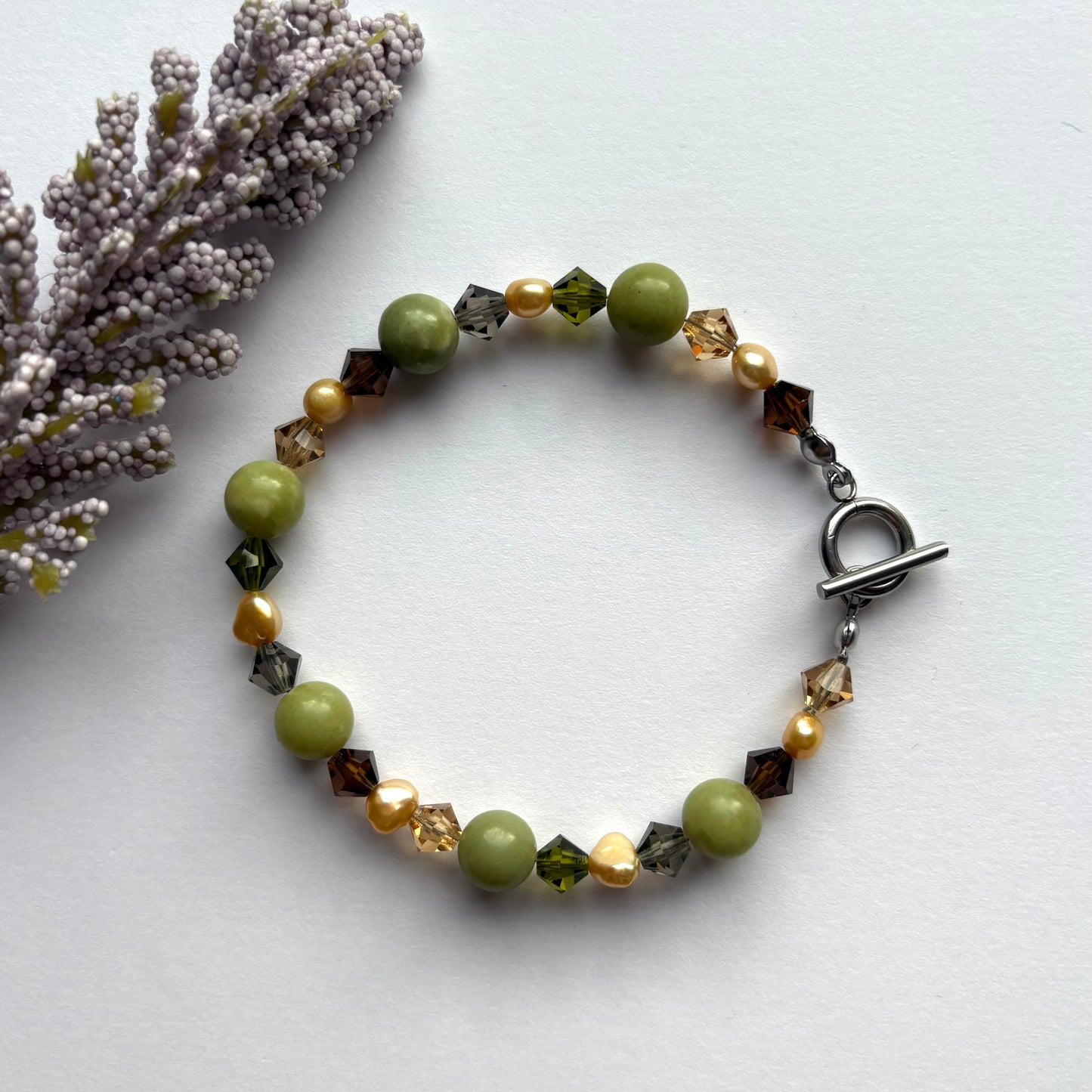 Earth & Jade bracelet - Green jade, freshwater pearl earthy beaded