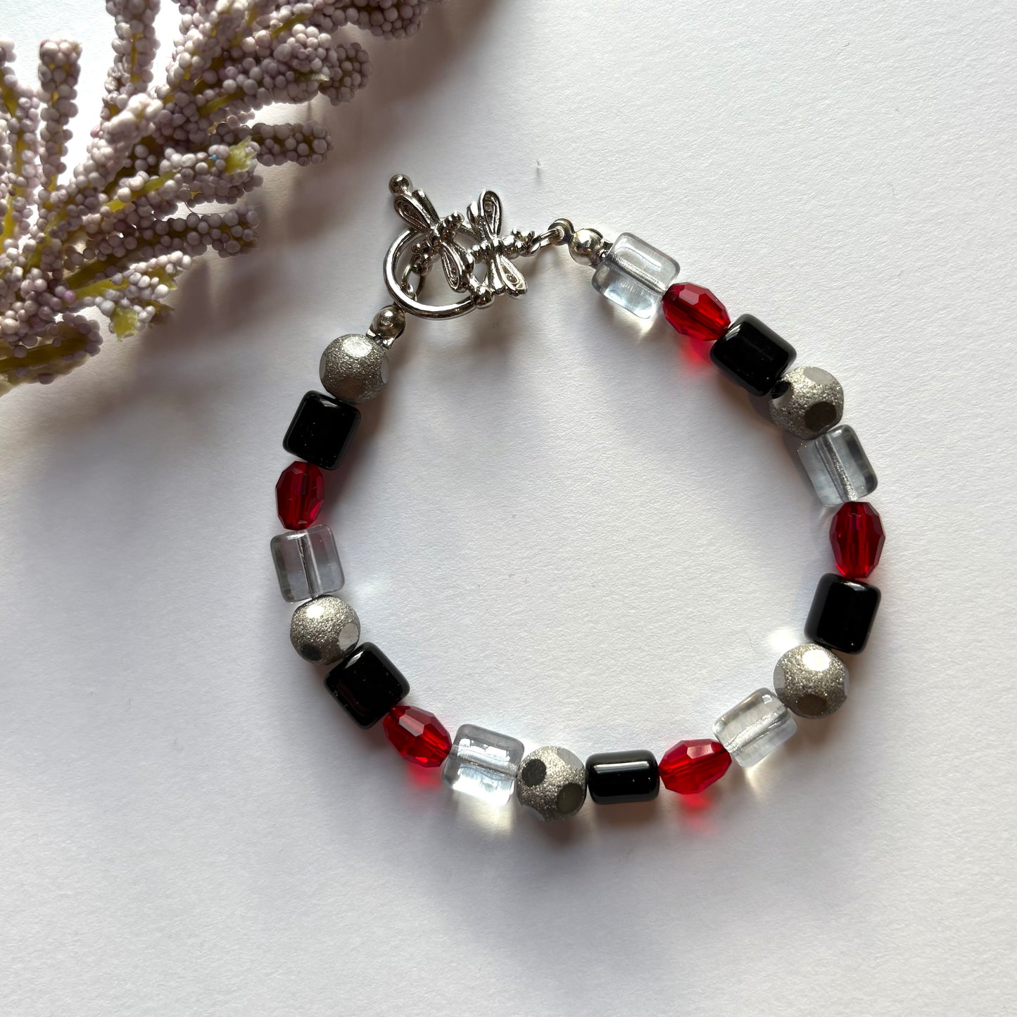 Disco Diva bracelet - Handmade beaded red and black disco ball