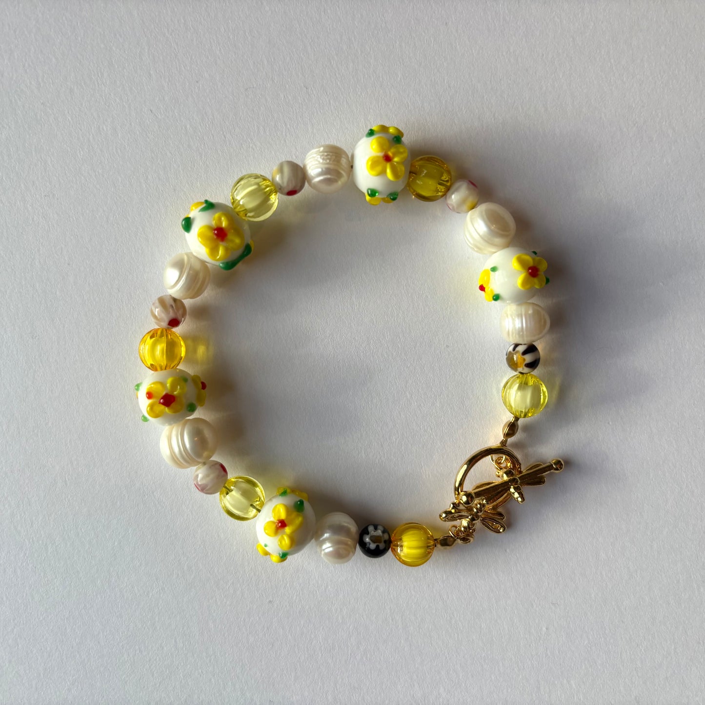 The sunshine bracelet - Yellow flower pearl beaded bracelet