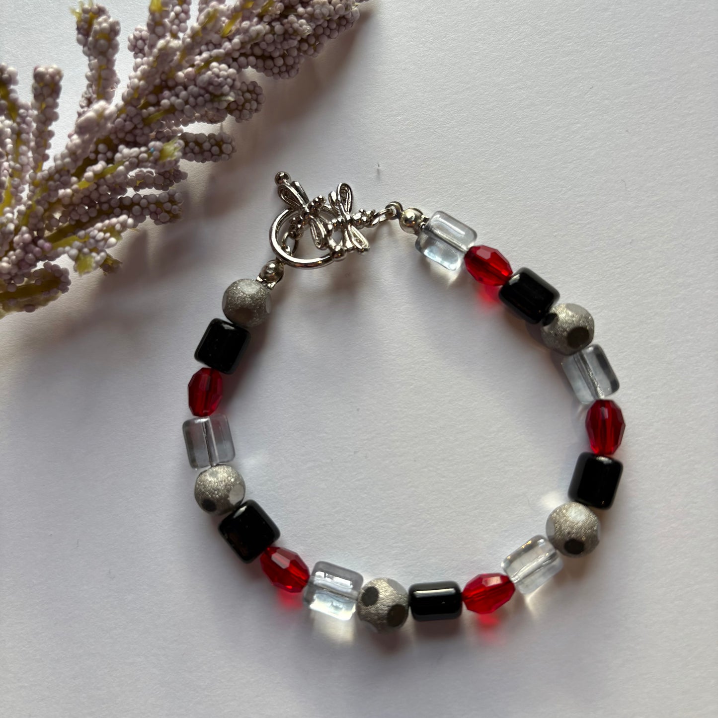 Disco Diva bracelet - Handmade beaded red and black disco ball