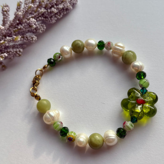 Pearl Meadow bracelet - green jade crystal and freshwater pearl flower
