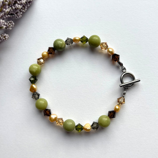 Earth & Jade bracelet - Green jade, freshwater pearl earthy beaded
