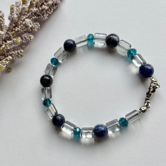 Blue eclipse bracelet - Blue sodalite and glass beaded crystal