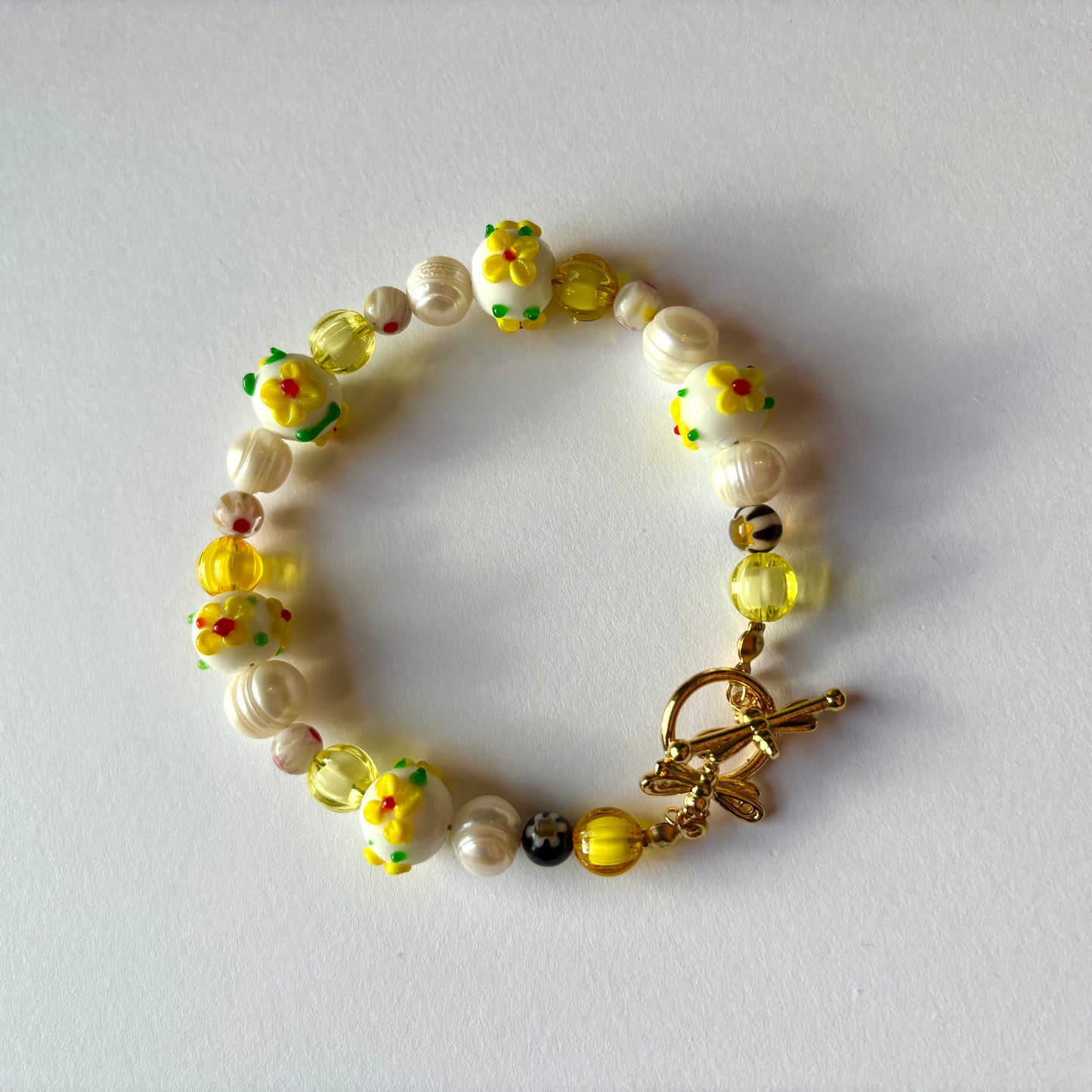 The sunshine bracelet - Yellow flower pearl beaded bracelet