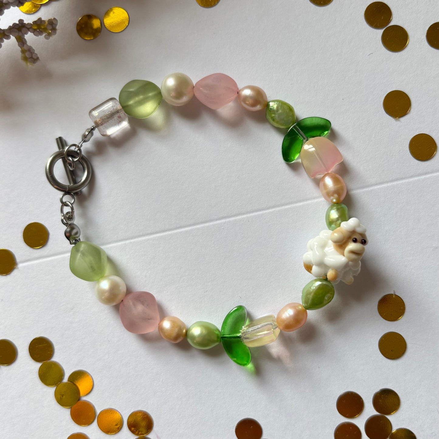 Handmade sheep spring green and pink pearl beaded hypoallergenic bracelet