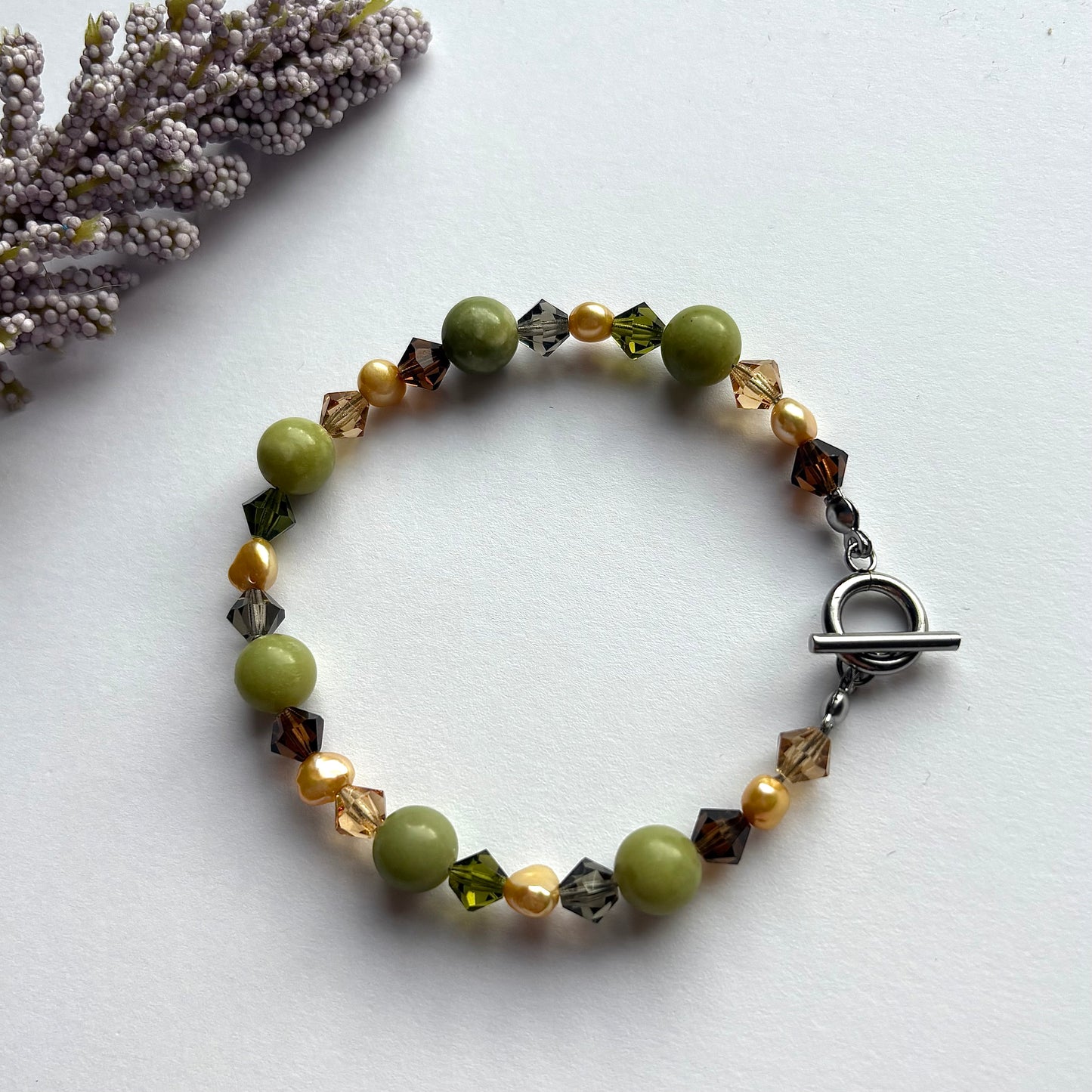 Earth & Jade bracelet - Green jade, freshwater pearl earthy beaded