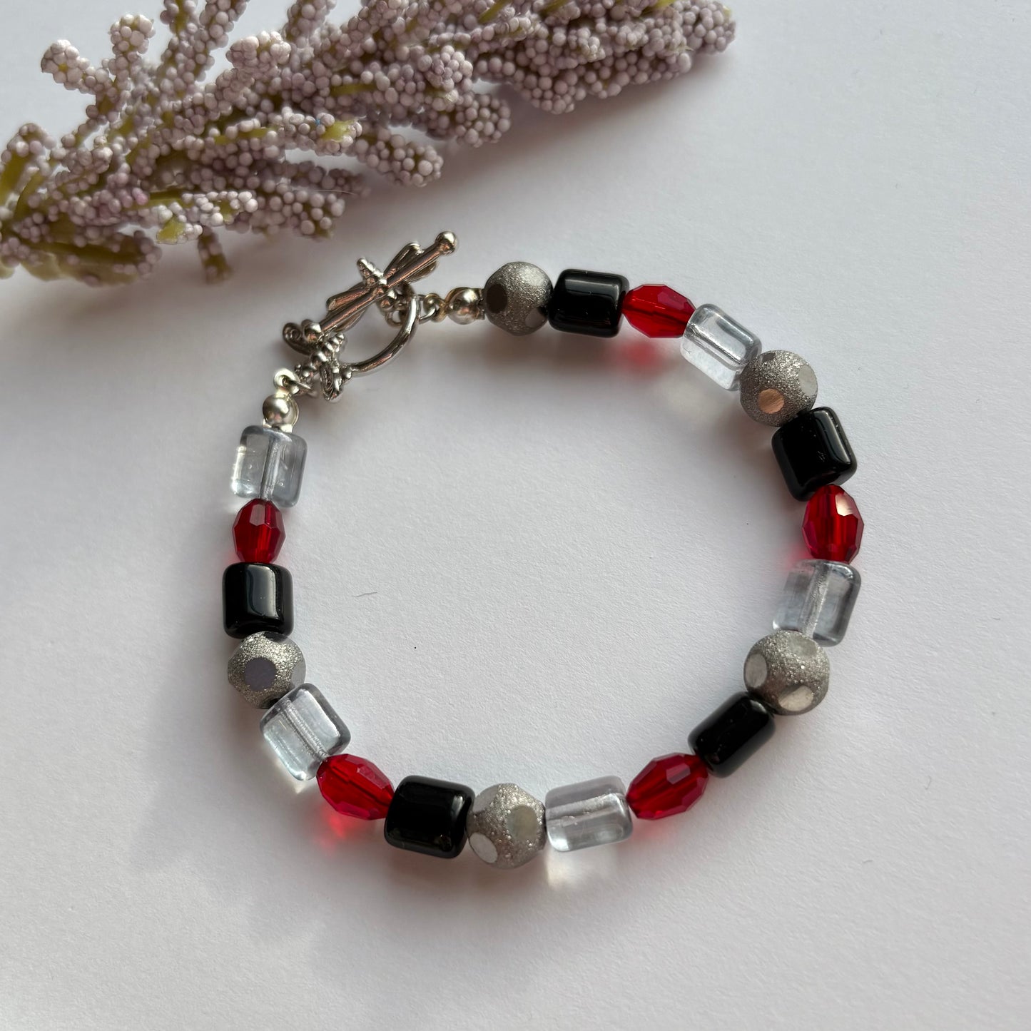 Disco Diva bracelet - Handmade beaded red and black disco ball