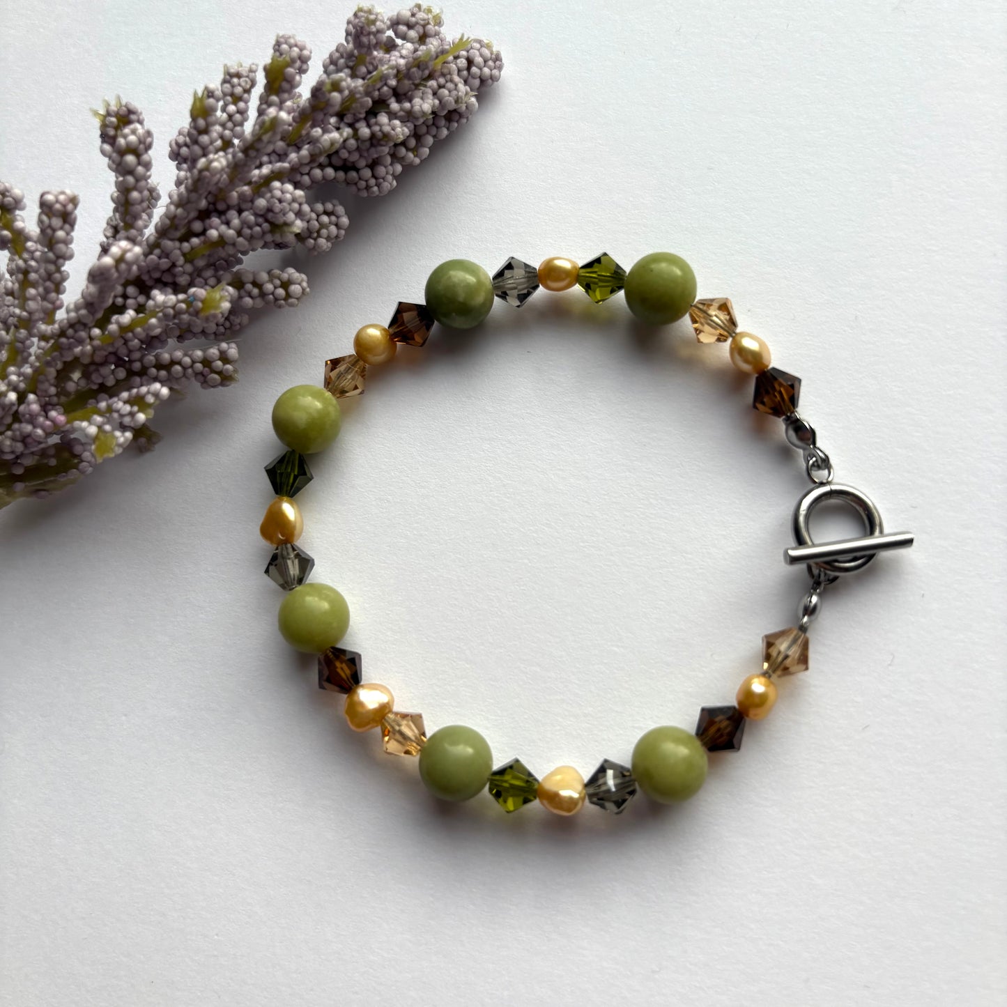Earth & Jade bracelet - Green jade, freshwater pearl earthy beaded