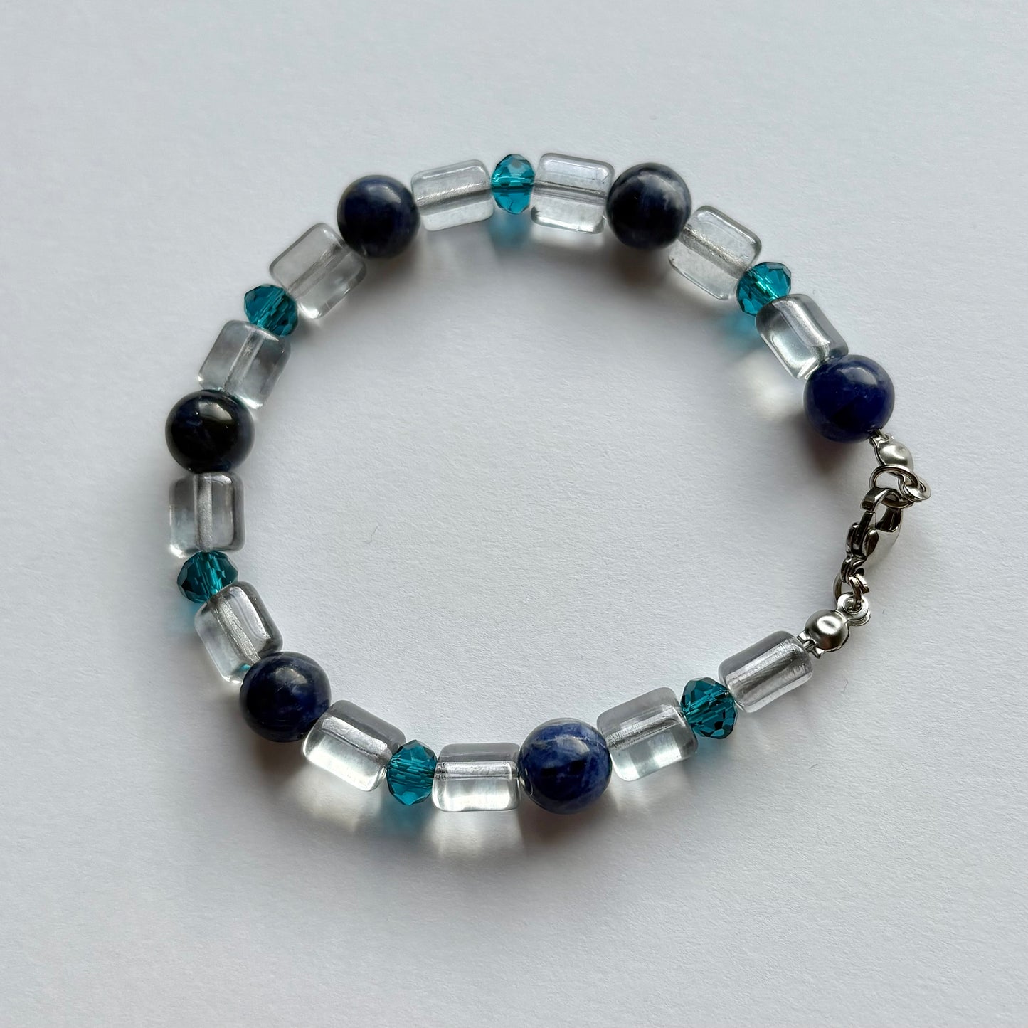 Blue eclipse bracelet - Blue sodalite and glass beaded crystal