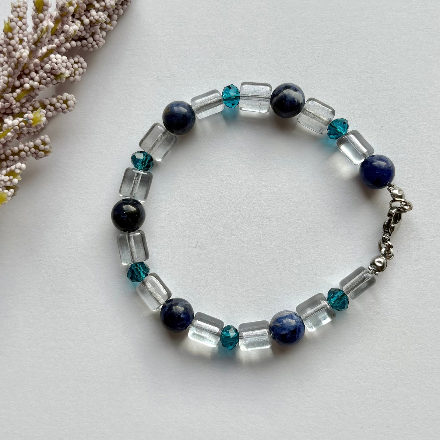 Blue eclipse bracelet - Blue sodalite and glass beaded crystal